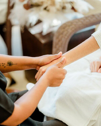 Manicure : Hand Massage